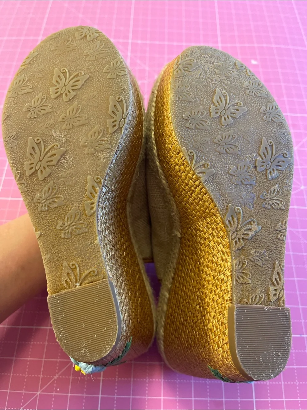 EUC Poetic License Size 7.5 Petal Pushers